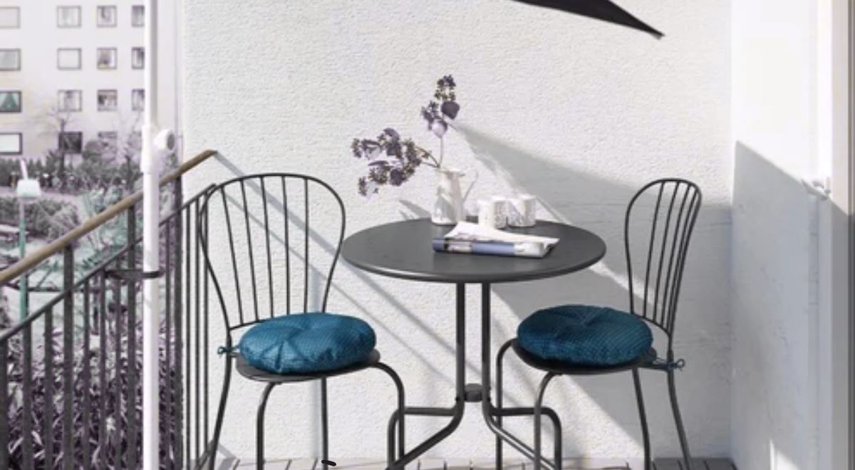 Dining Corner with Indian Balcony