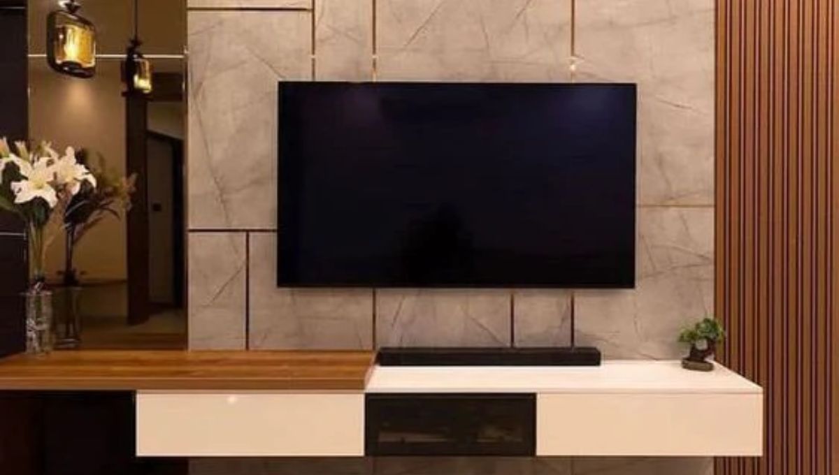 Wall Moulding with Golden Patti: Home to Royal Touch देने का Stylish तरीका