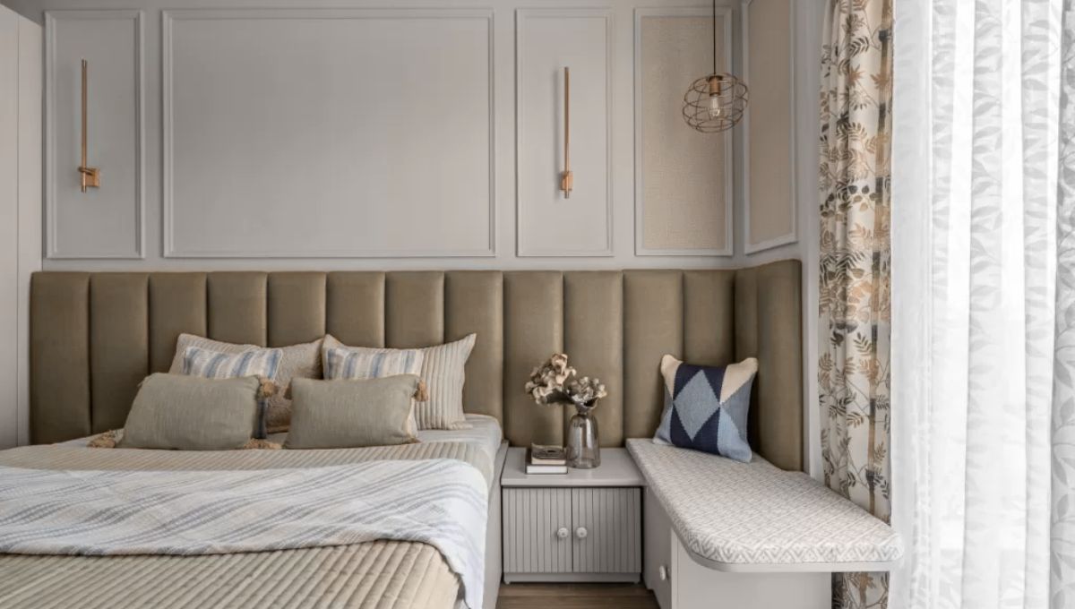 Wall Moulding with Golden Patti: Home to Royal Touch देने का Stylish तरीका