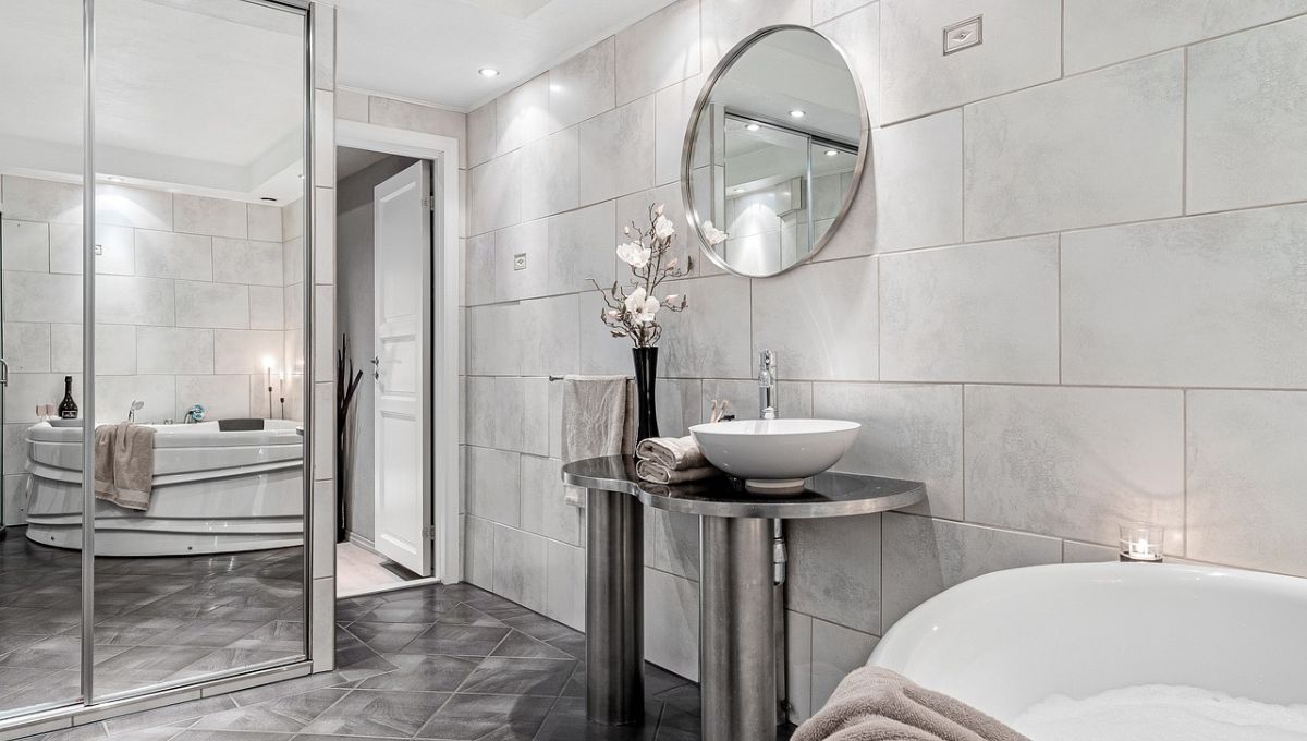 Decorating with Mirrors: Tricks of Space & Light
