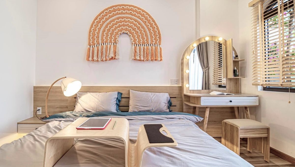 Decorating with Mirrors: Tricks of Space & Light